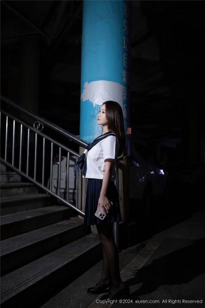 嫩模私拍乳神张雪馨私拍海报